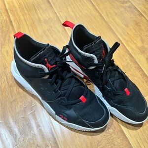 Jordan Men’s Black and Red Mid-Top Basketball Sneakers